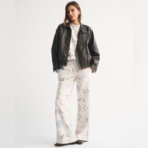 Abercrombie & Fitch Cream Floral Sweat Pants